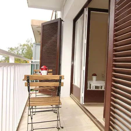 Rubi: Luminoso A 1 Minuto De La Playa Appartement