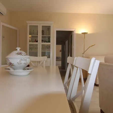 Rubi: Luminoso A 1 Minuto De La Playa Appartement