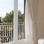 Rubi: Luminoso A 1 Minuto De La Playa * 시체스