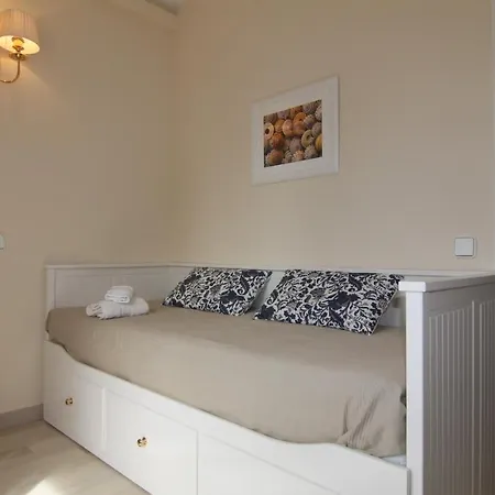 Rubi: Luminoso A 1 Minuto De La Playa Sitges