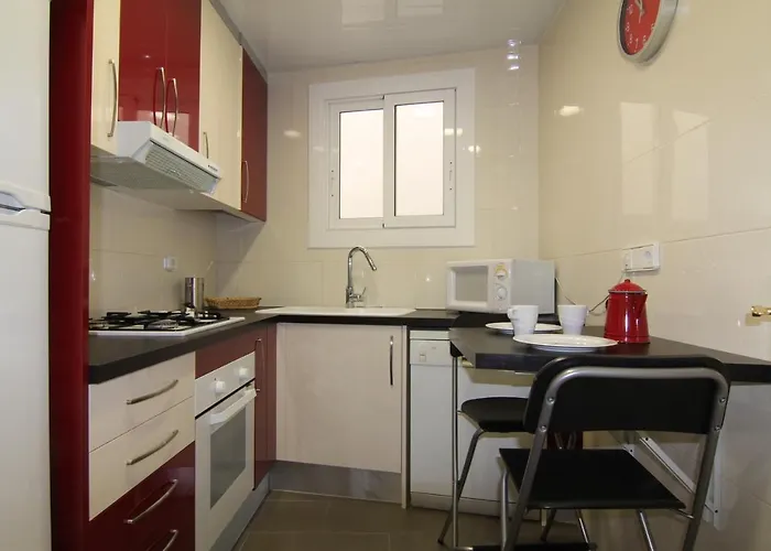 Rubi: Luminoso A 1 Minuto De La Playa Сиджес