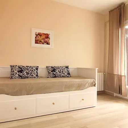 Rubi: Luminoso A 1 Minuto De La Playa Apartment Sitges