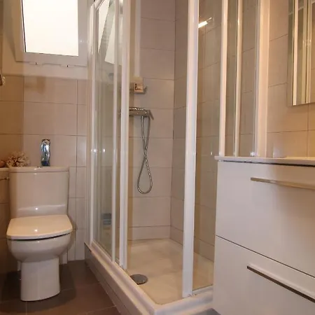 Apartment Rubi: Luminoso A 1 Minuto De La Playa